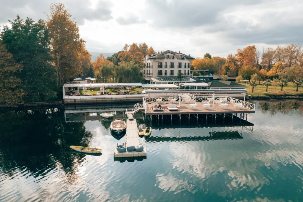 Sapanca'da uygun fiyatlı alkollü mekan