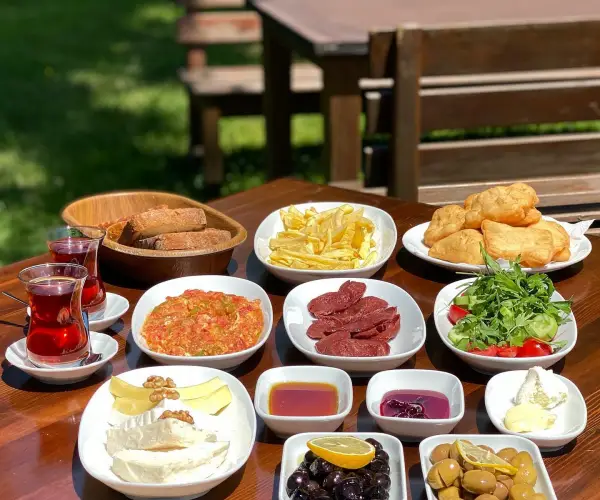 sapanca'da serpme kahvaltı